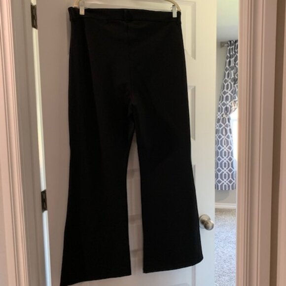 NWT - Old Navy Black Flare Trouser, Size 16 - Picture 2 of 5